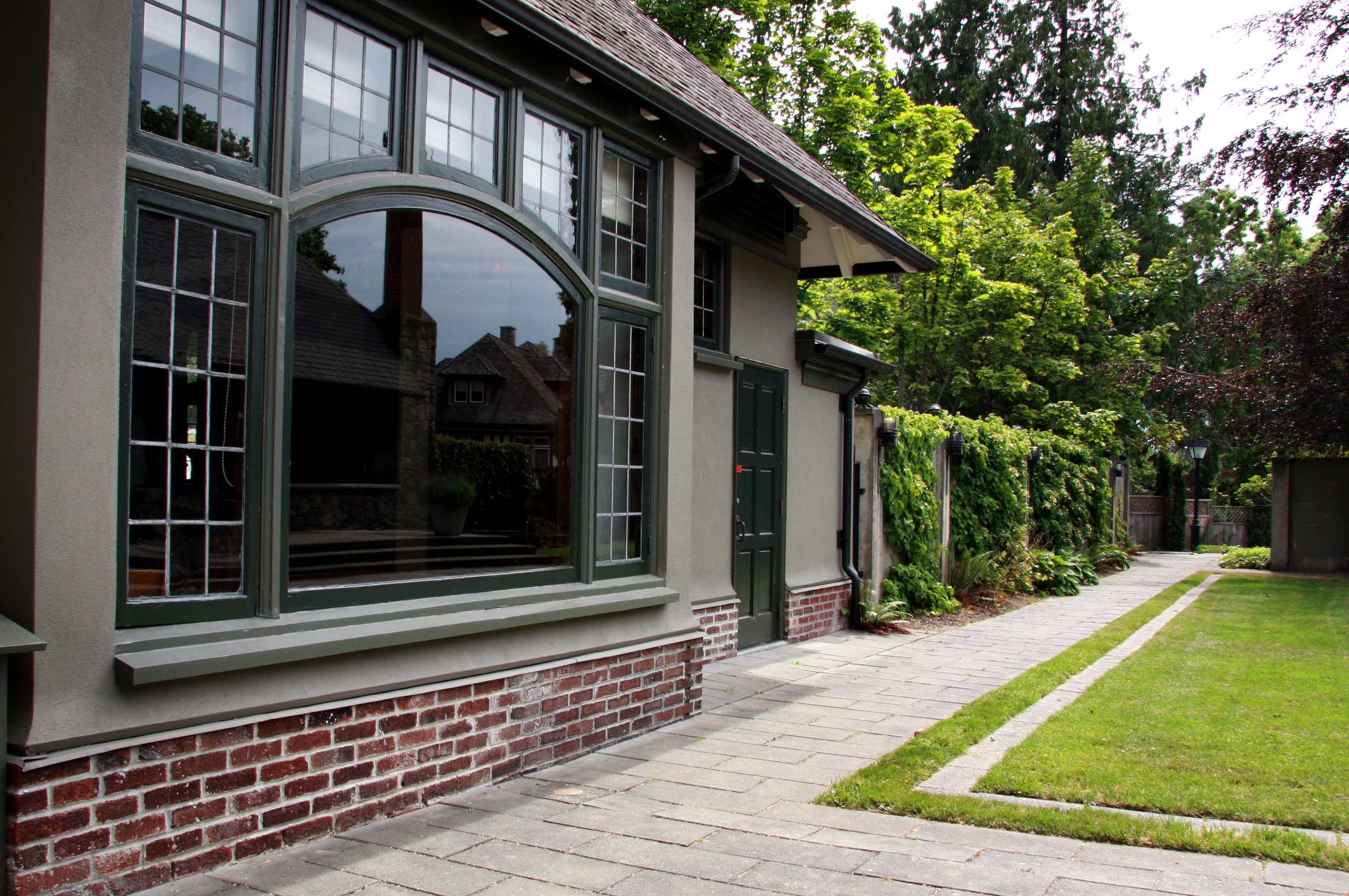 coach house
